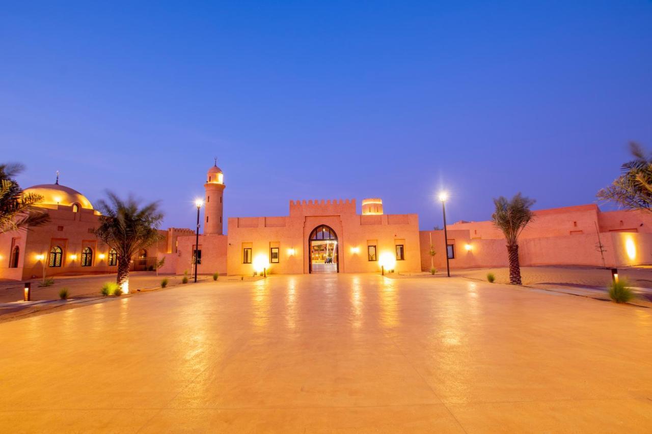 Hotel Al Badayer Retreat By Sharjah Collection Margham Esterno foto The main entrance of the hotel